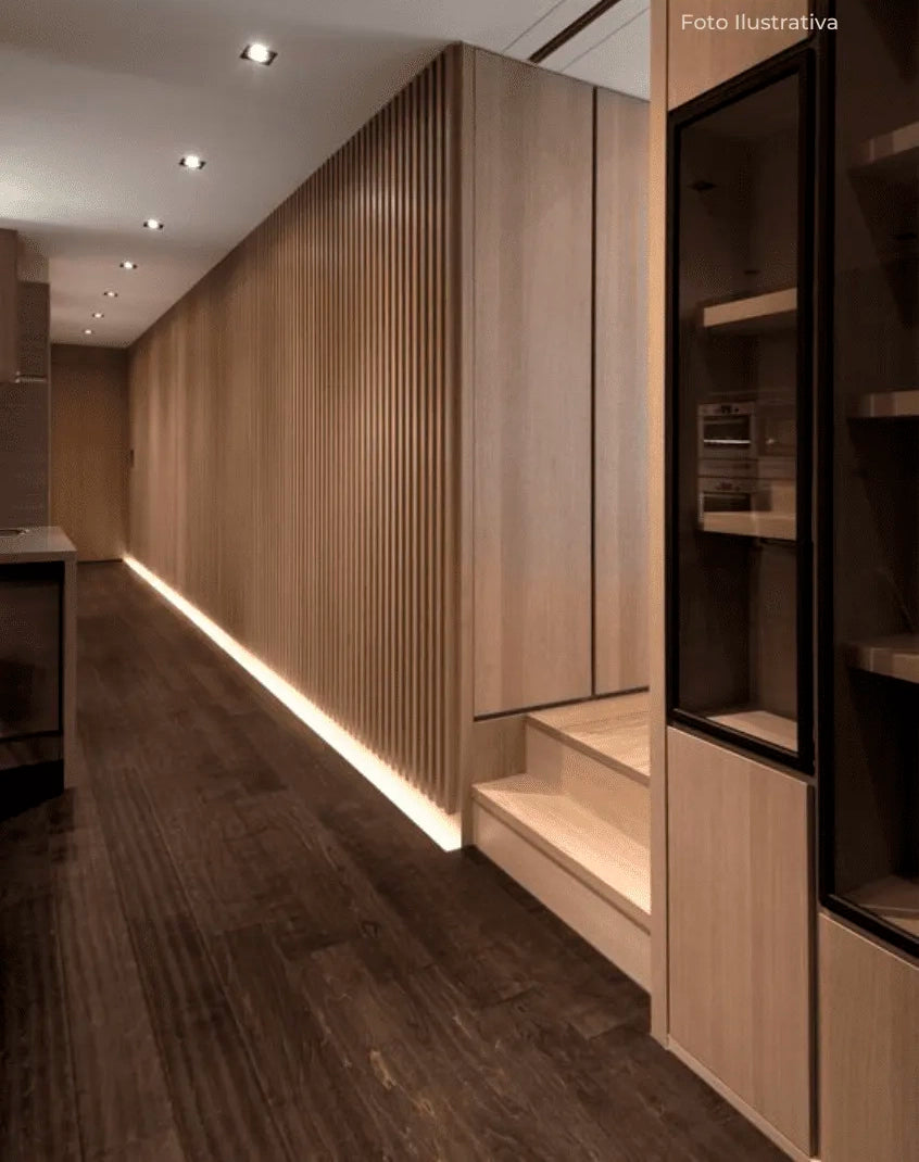 Rodapé Invertido Tauri em Alumínio 35mm x 15mm x 3m (CX com 5 Peças) - Hom